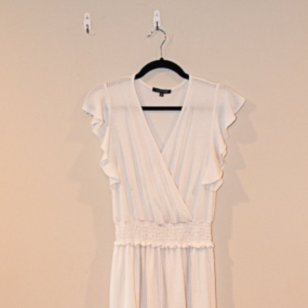 Caution to the Wind White cotton dress V neck size Med